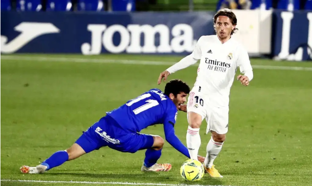 也让他在面 也让他在面