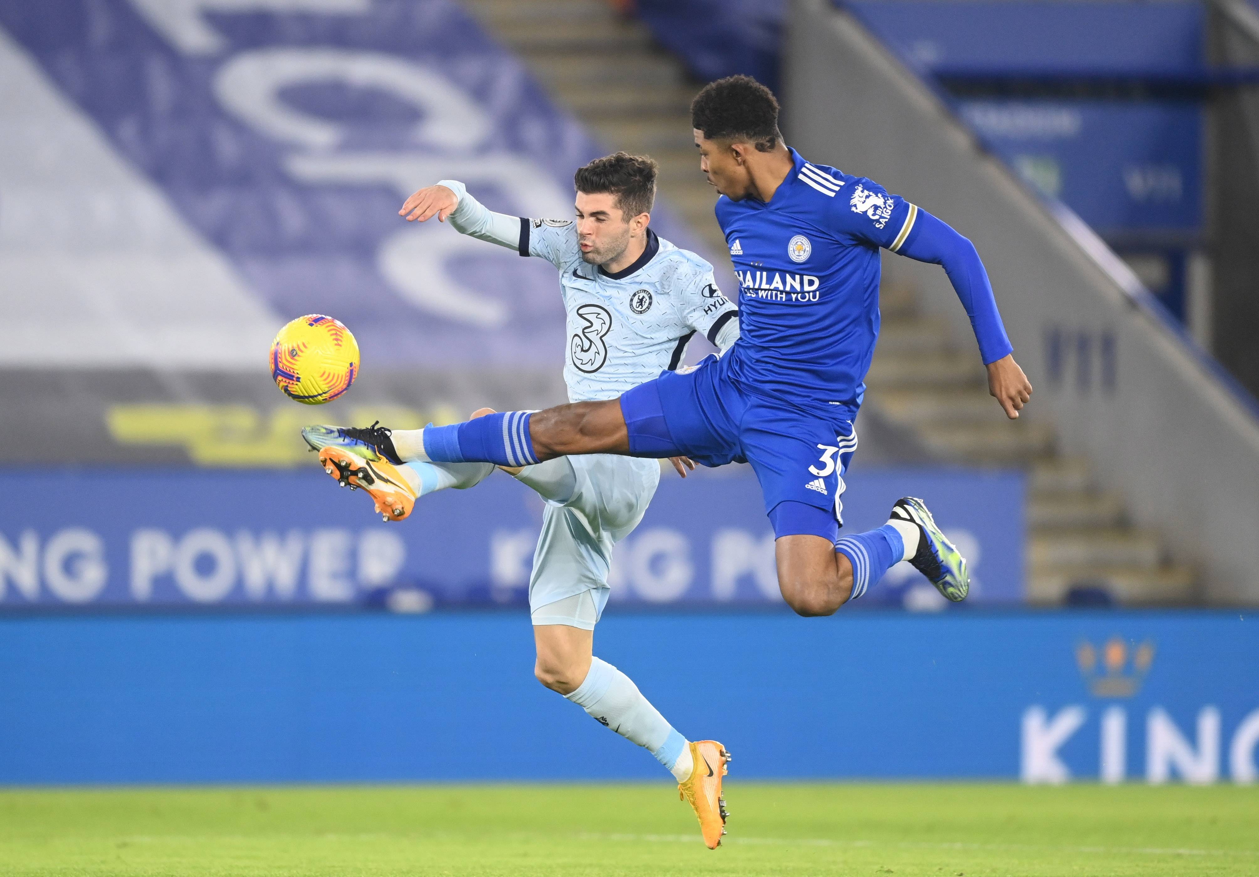 在禁区外的 在禁区外的